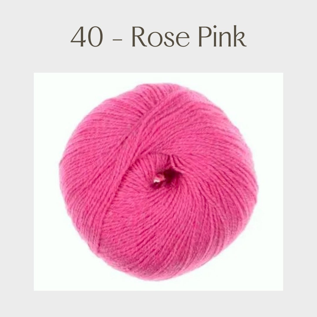 Wool Cotton Nylon Blend Aktiv Fine Cotton Fingering Weight Soft Yarn Breathable for Baby Knitwear Adult Clothing and Socks Crochet Yarn Washable Wool
