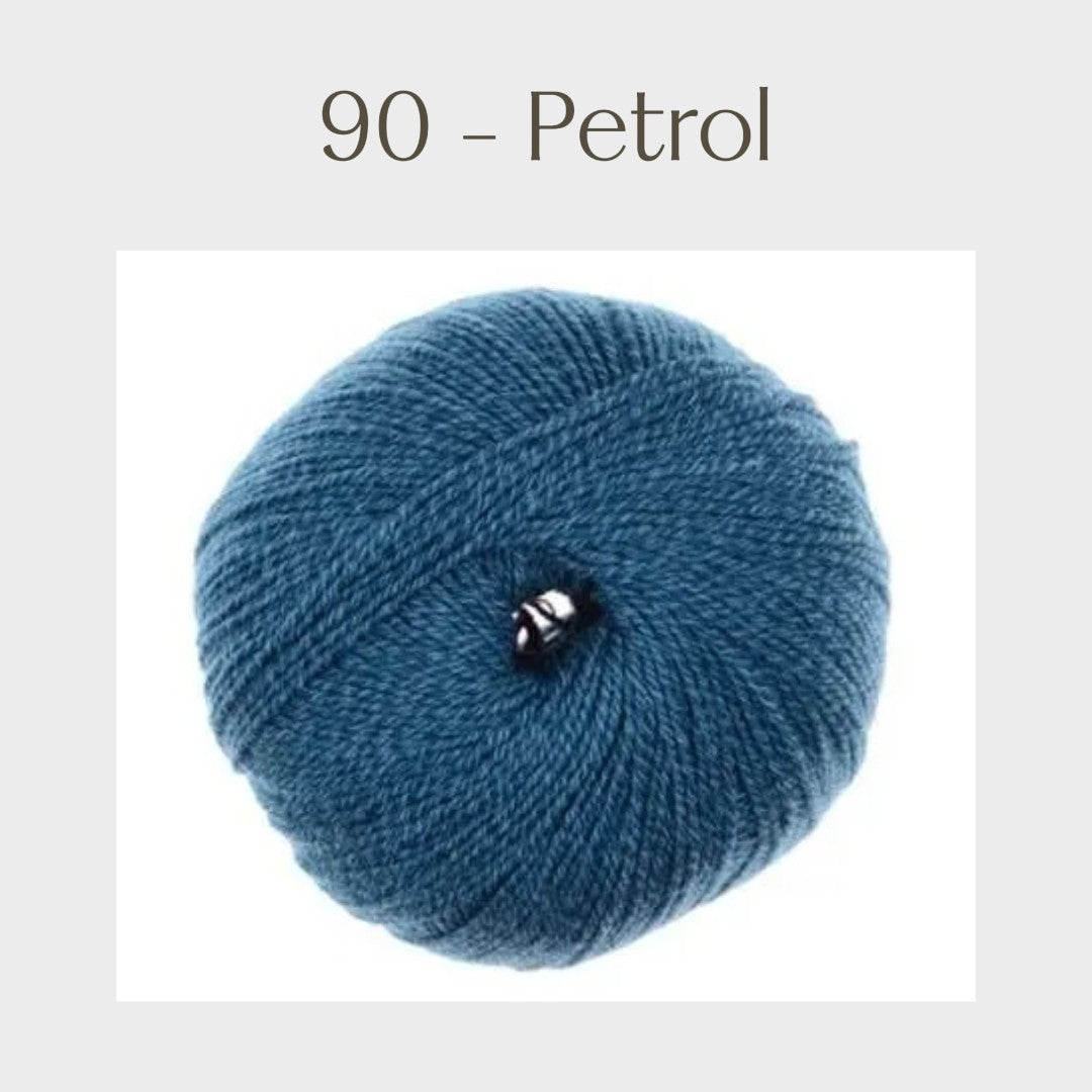 Wool Cotton Nylon Blend Aktiv Fine Cotton Fingering Weight Soft Yarn Breathable for Baby Knitwear Adult Clothing and Socks Crochet Yarn Washable Wool