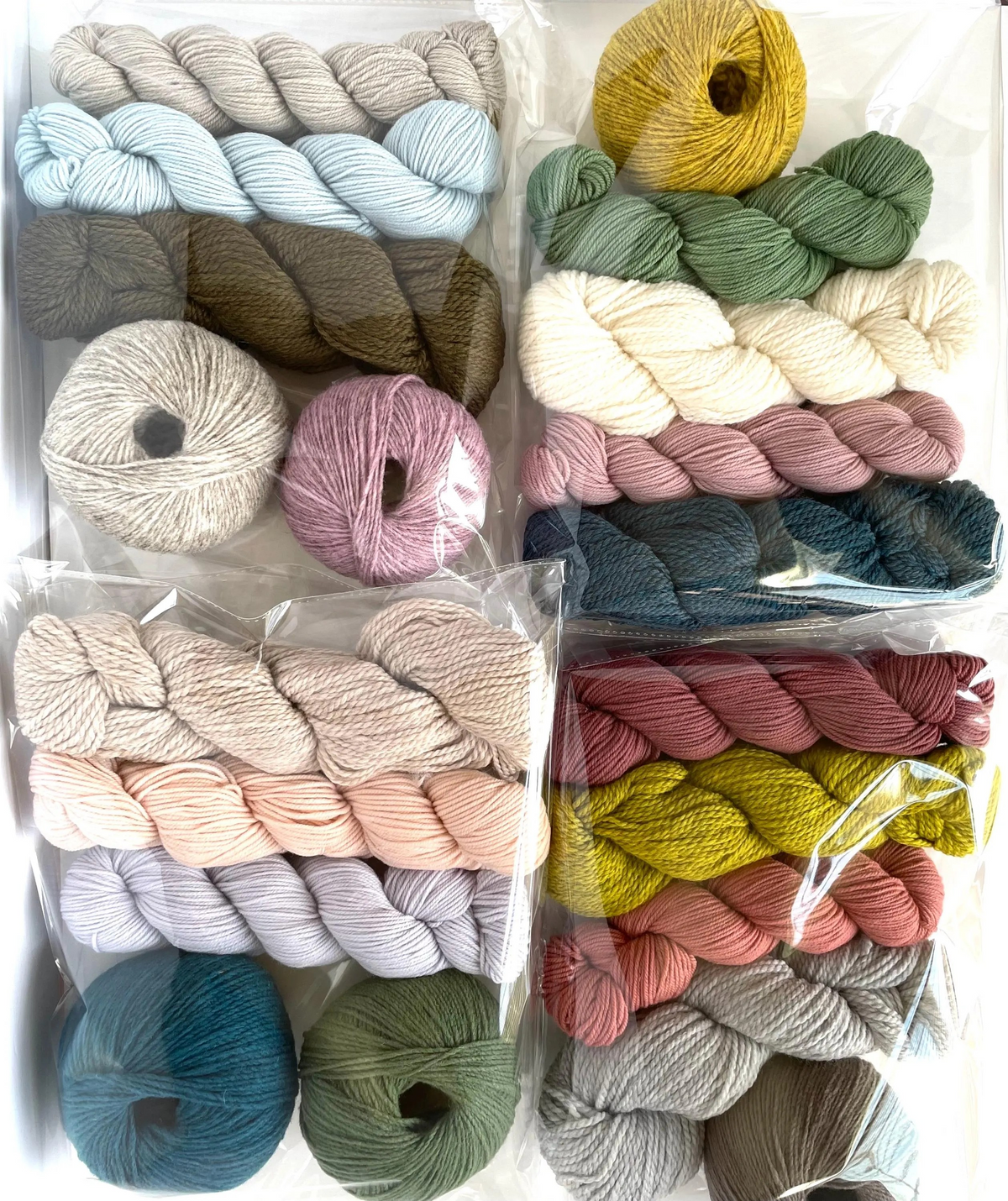 Mystery Yarn 100% Wool Non-Superwash Yarn Mystery Bundle Gift for Knitter Crocheter 250g Fingering Sport Worsted Surprise Curated Gift Bag Natural Fibers