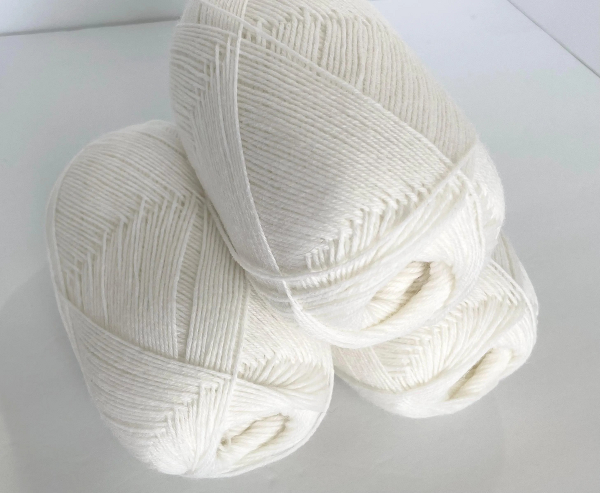 Solid Color Sock Yarn 100gram for Full Sock or Contrast Heel Toe Cuff Leg Gusset Uni Color Aktiv Yarn Fingering White Accent Yarn Complement
