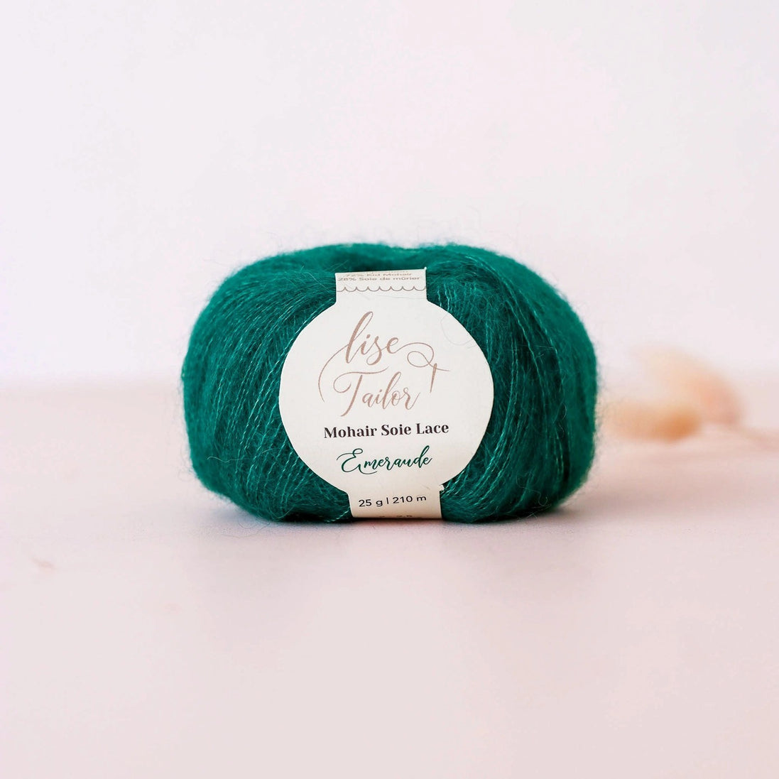 Merino Wool Fingering Yarn by Lise Tailor Autumn Color Knitting Soft Yarn Sensitive Skin Baby Sweater Shawls Hats Scarfs Cowls Mittens Superwash Merino Yarn Made in France
